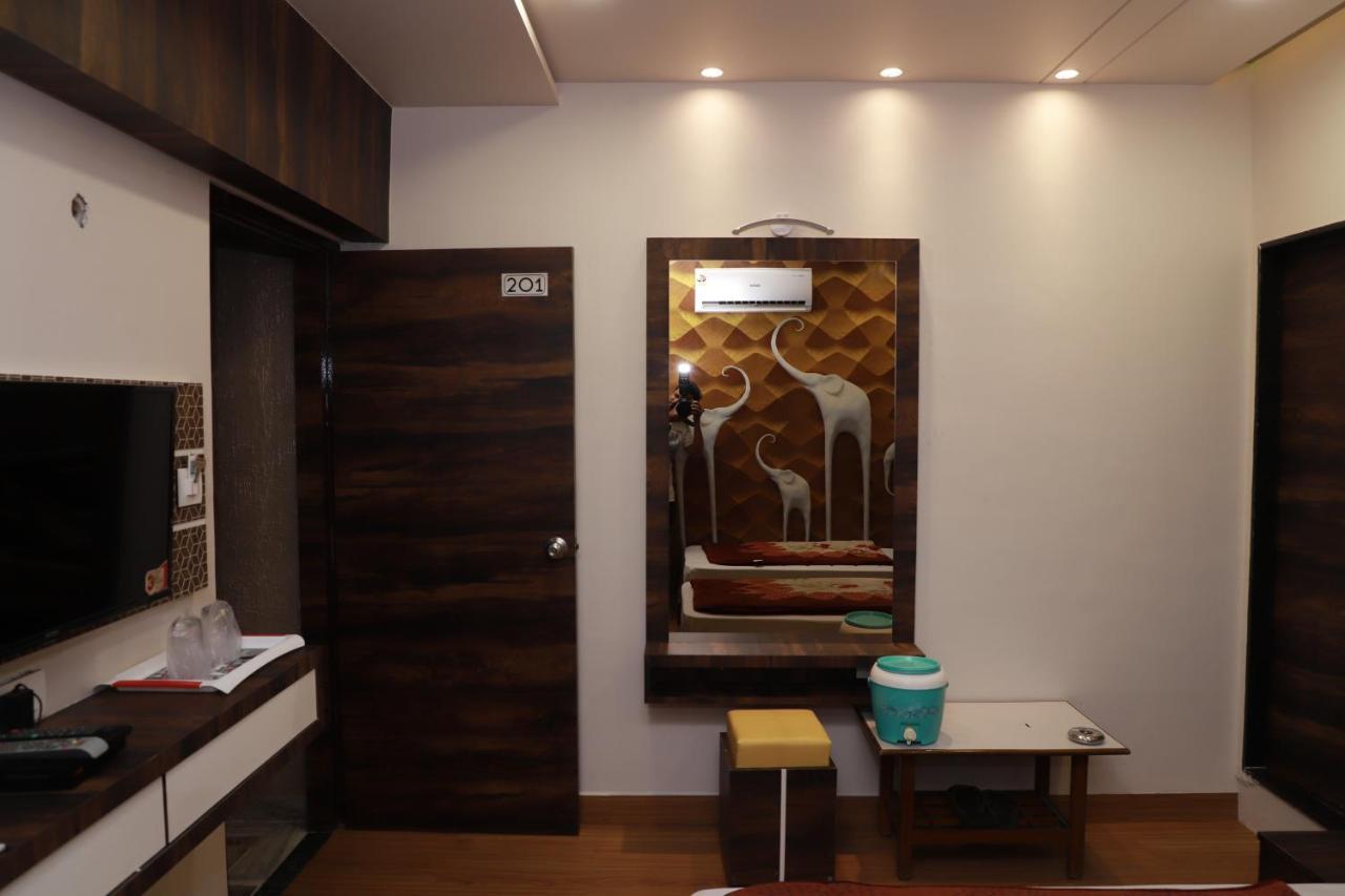 Hotel Darshan Amreli Екстер'єр фото