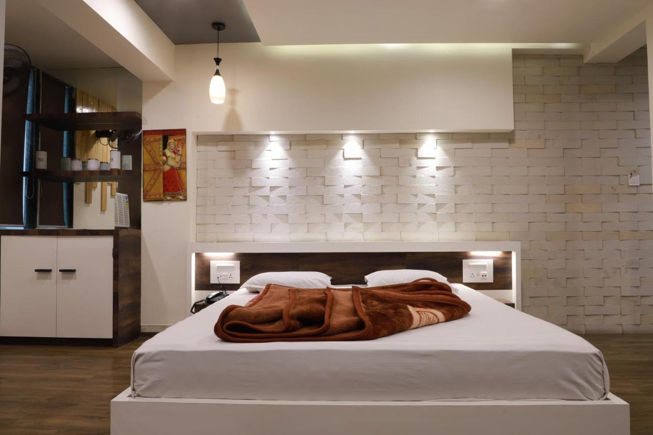 Hotel Darshan Amreli Екстер'єр фото