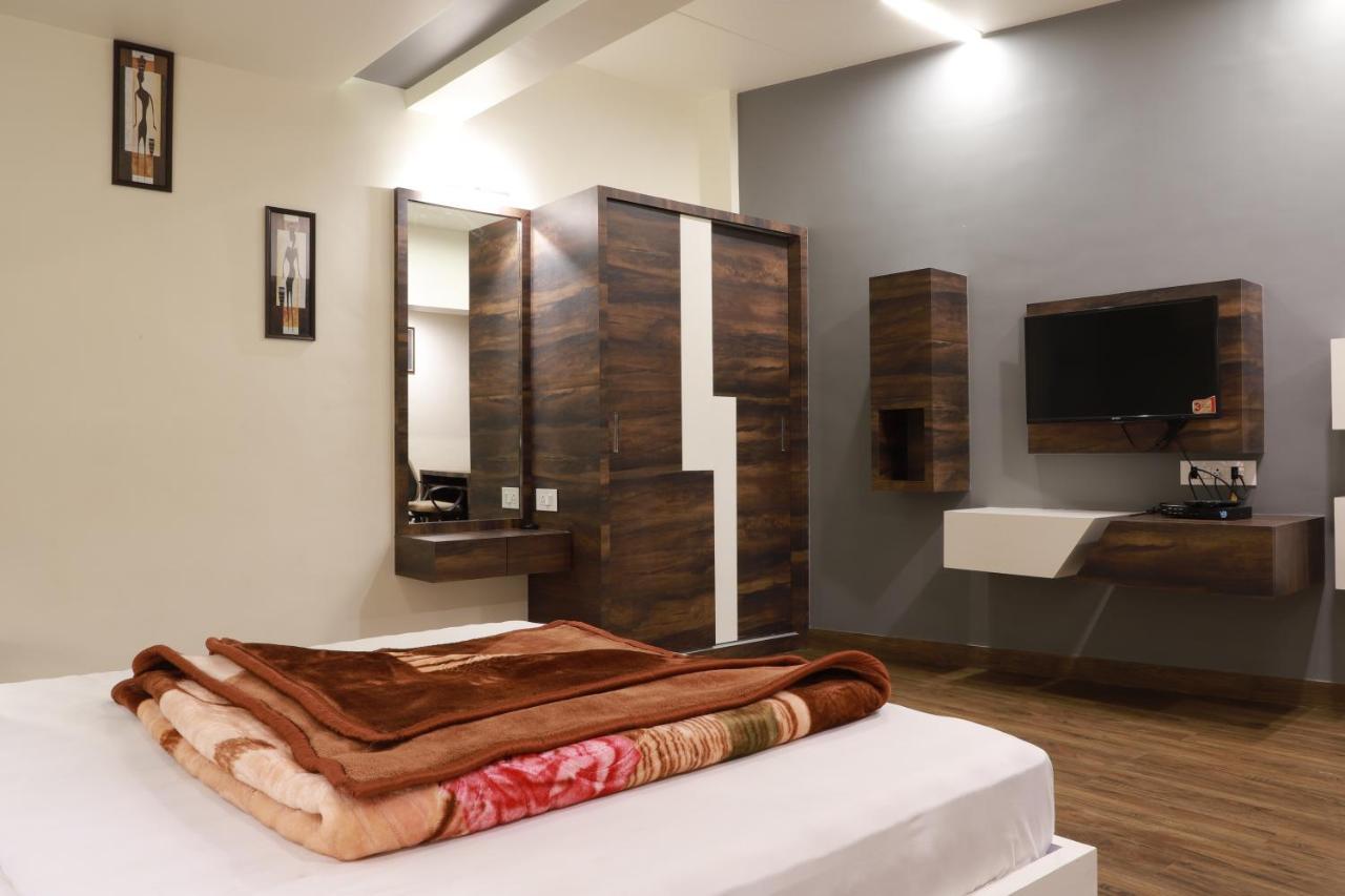 Hotel Darshan Amreli Екстер'єр фото