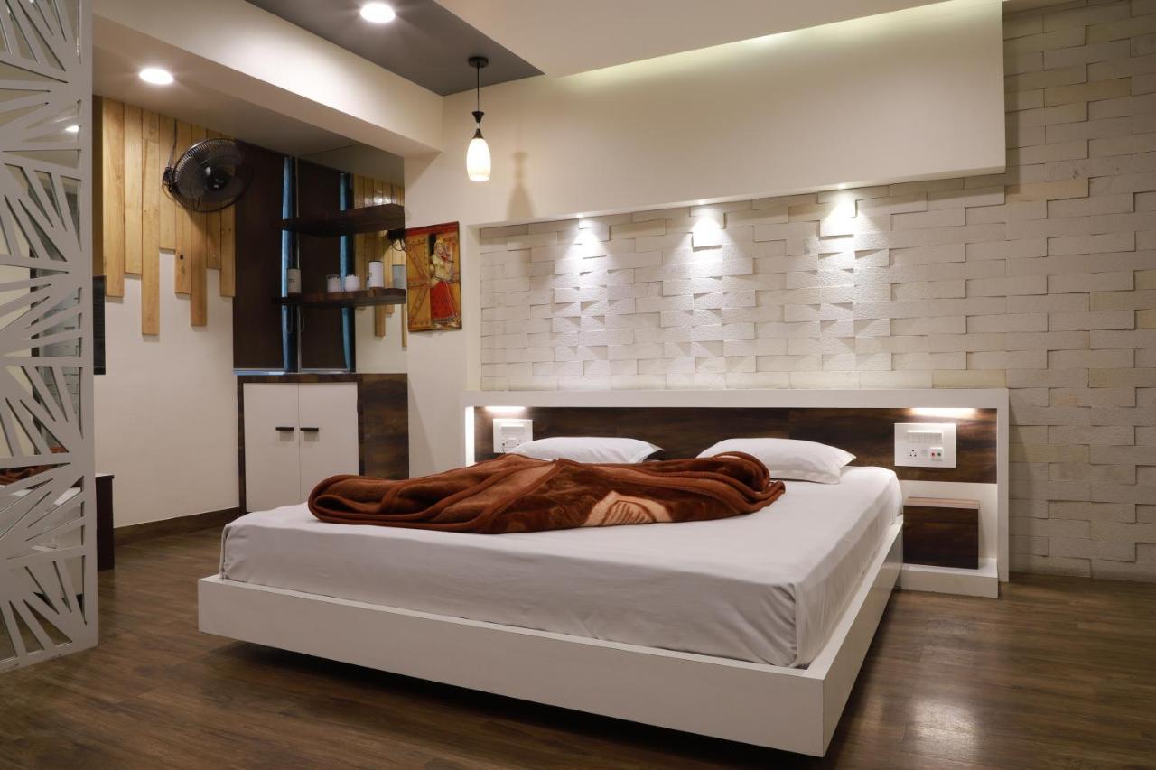 Hotel Darshan Amreli Екстер'єр фото